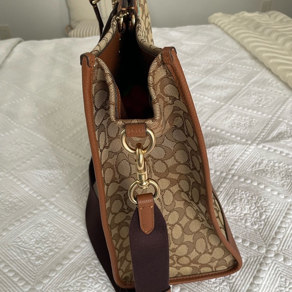 Coach Dempsey Carryall In Signature Jacquard With Stripe And Coach Patch, NWT - Picture 3 of 10